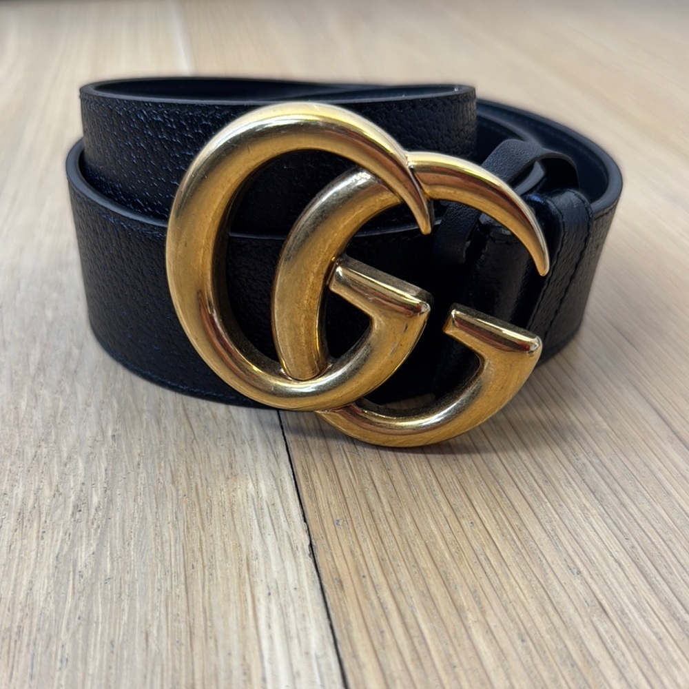 Gucci Black Leather Belt with Gold GG Buckle